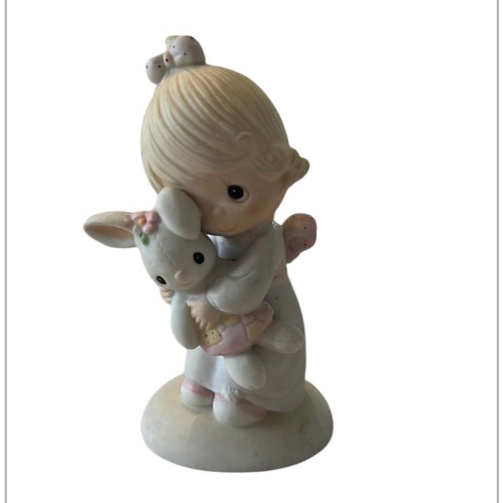 Vintage 1977 Johnathan David “Jesus loves me” porcelain figurine GVC